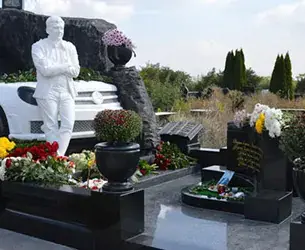 Как выбрать памятник