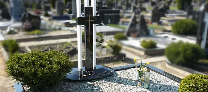 9. Одиночный памятник в европейском стиле в виде креста