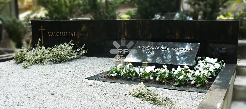 6. Мемориальный комплекс в европейском стиле из гранита