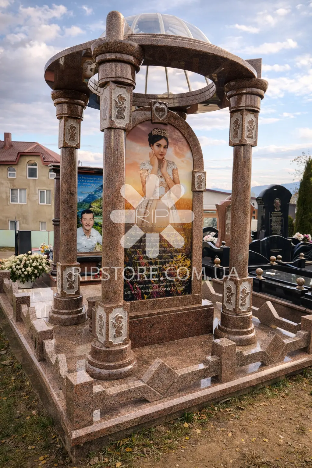 Фото пам'яток із колонами/дахами/арками