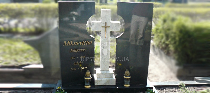 Семейный памятник из мрамора с крестом | RipStore
