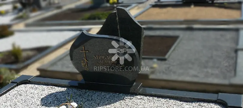 45. Фігурний пам'ятник у європейському стилі
